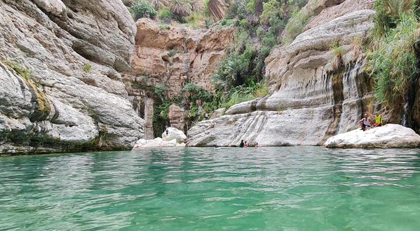 Sinkhole-Fins Beach & Wadi Tiwi Adventure